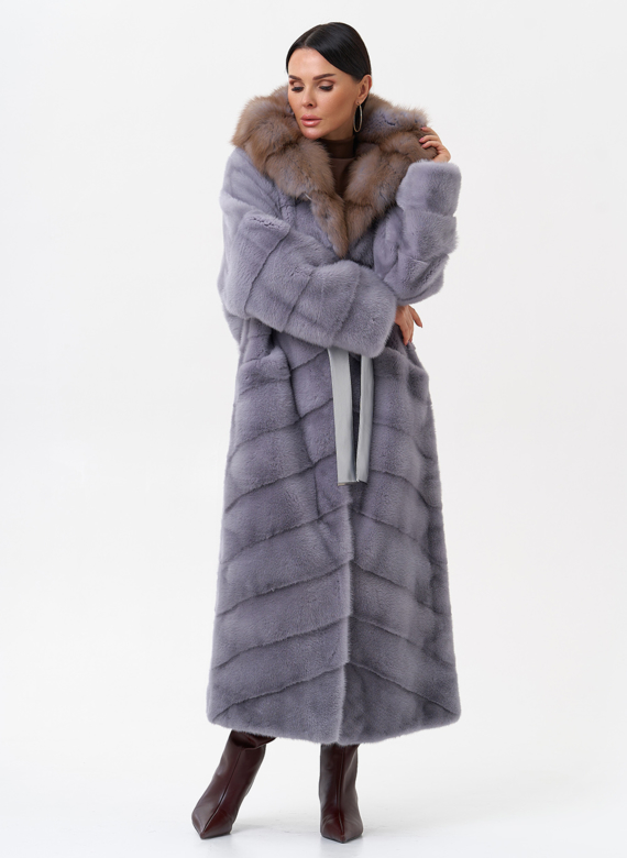 Норковая шуба с капюшоном из меха куницы