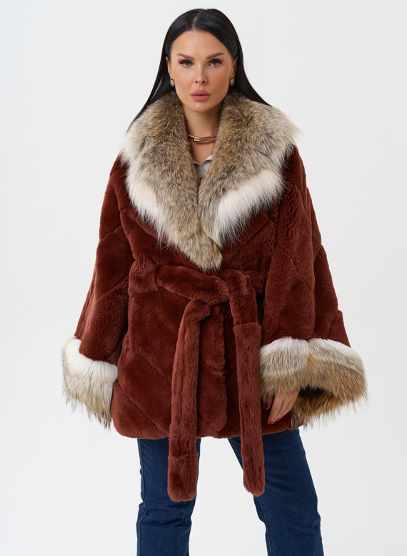 Шуба из кролика с отделкой из меха койота