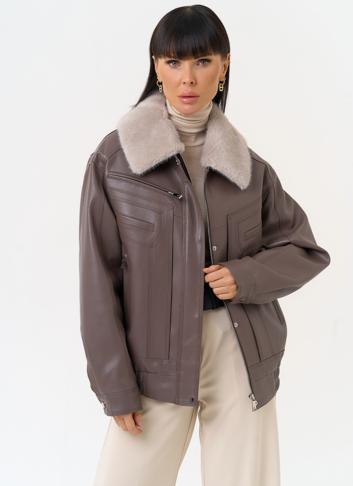 Женская утепленная куртка из эко кожи в бежевом цвете