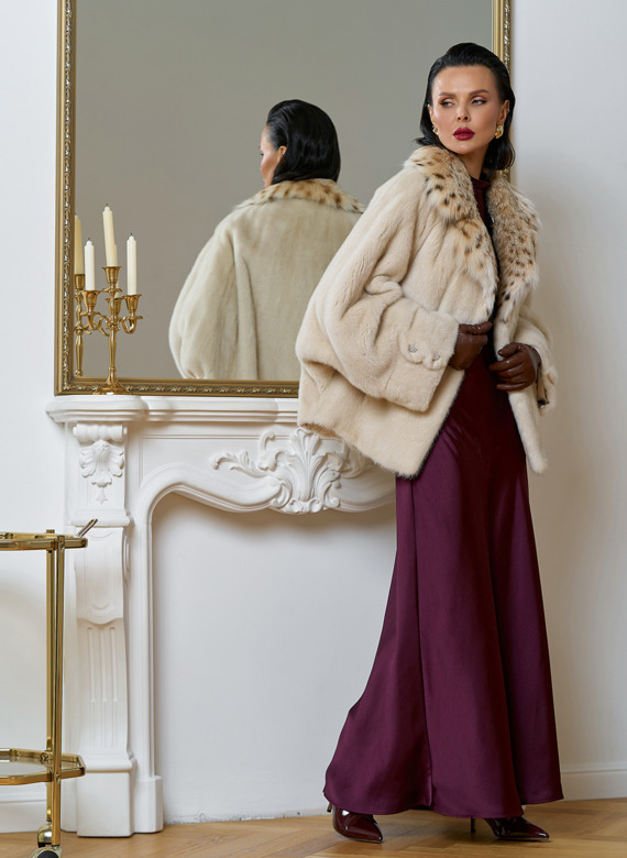 Куртка из меха норки с английским воротником из меха рыси