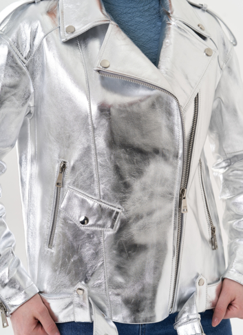 Куртка "косуха" из натуральной кожи под серебро