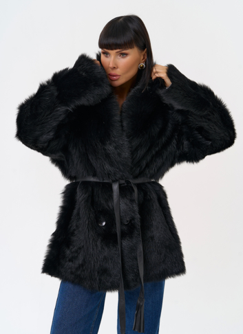 Двухсторонняя дубленка черного цвета с декоративным поясом