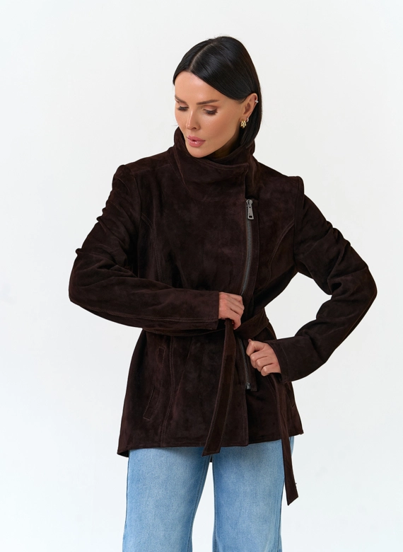 Женская куртка из натуральной замши с поясом