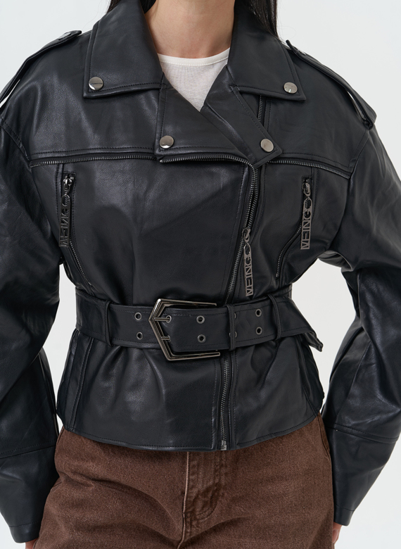 Куртка косуха из эко кожи черного цвета