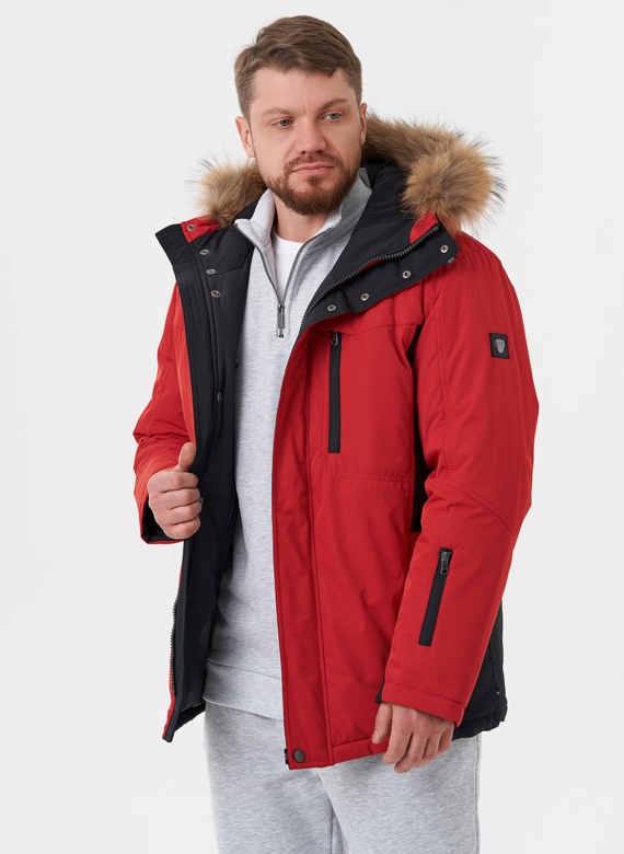 Яркая куртка с капюшоном из меха енота