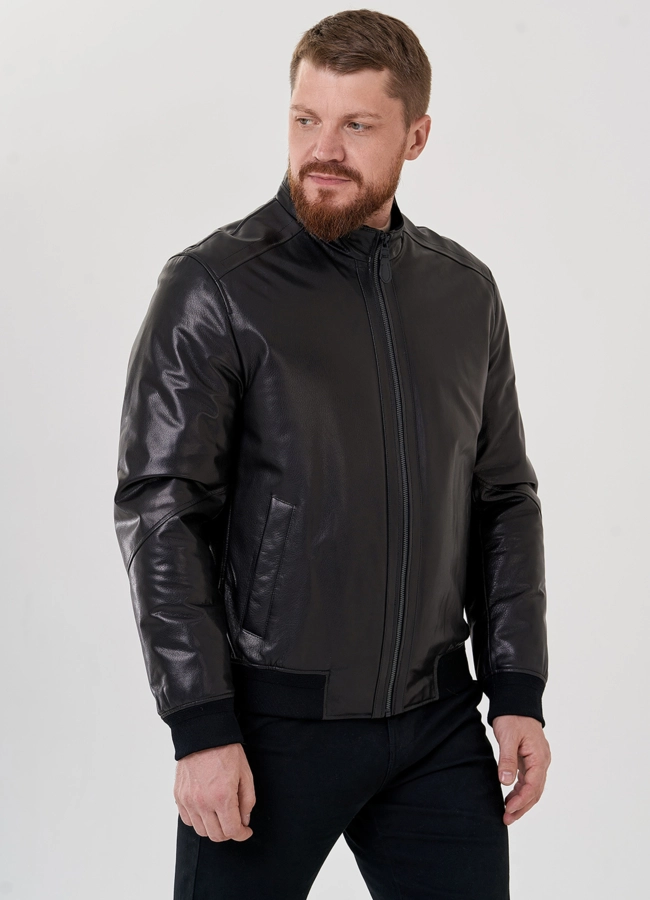 Куртка мужская черного цвета из натуральной кожи модель № 33105 меха малина