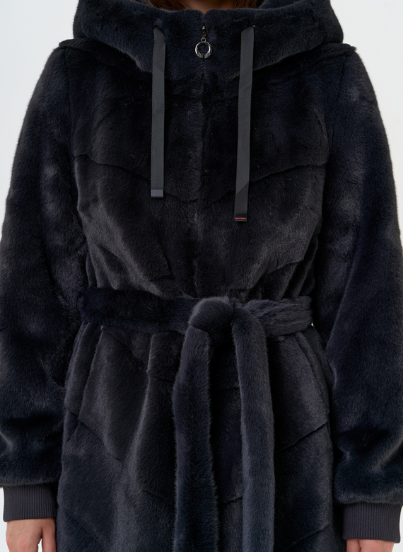 Женская шуба из эко меха с капюшоном