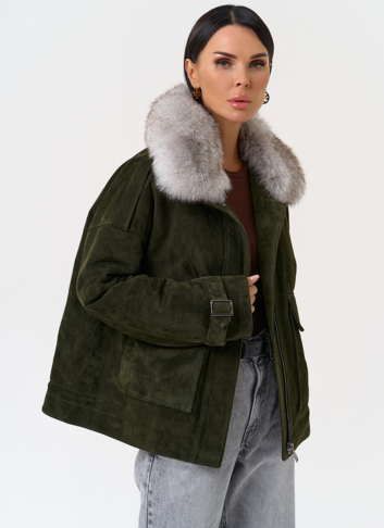 Короткий пуховик из натуральной замши