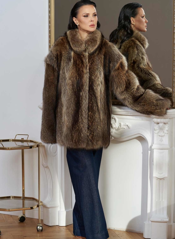 Шуба из меха канадского енота