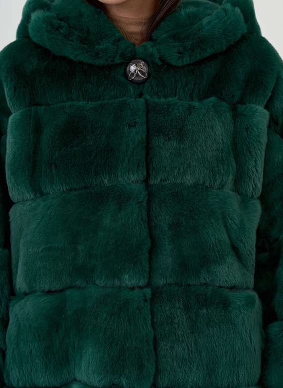 Шуба из меха кролика с капюшоном
