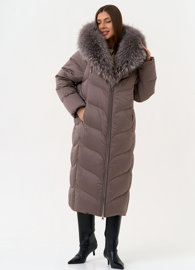 Женский пуховик с отделкой из меха лисы модель № 31695 универмаг малина