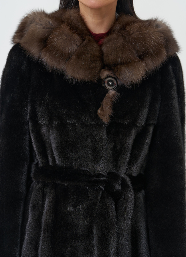 Норковая шуба с капюшоном из меха соболя модель № 30479 в рассрочку