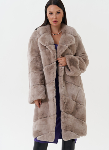 Шуба из меха кролика с английским воротником