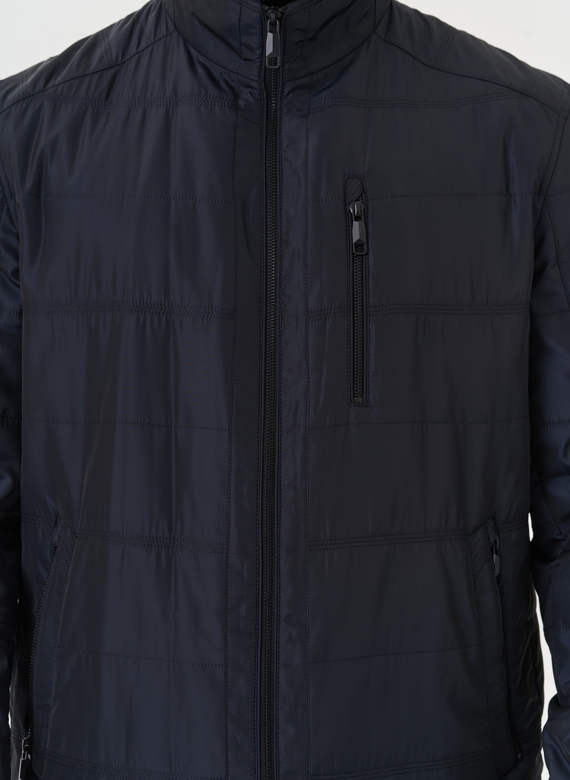 Мужская демисезонная куртка синего цвета