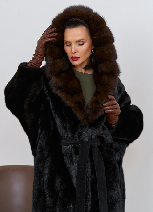 Шуба из меха норки с капюшоном из меха куницы модель № 31729 универмаг малина